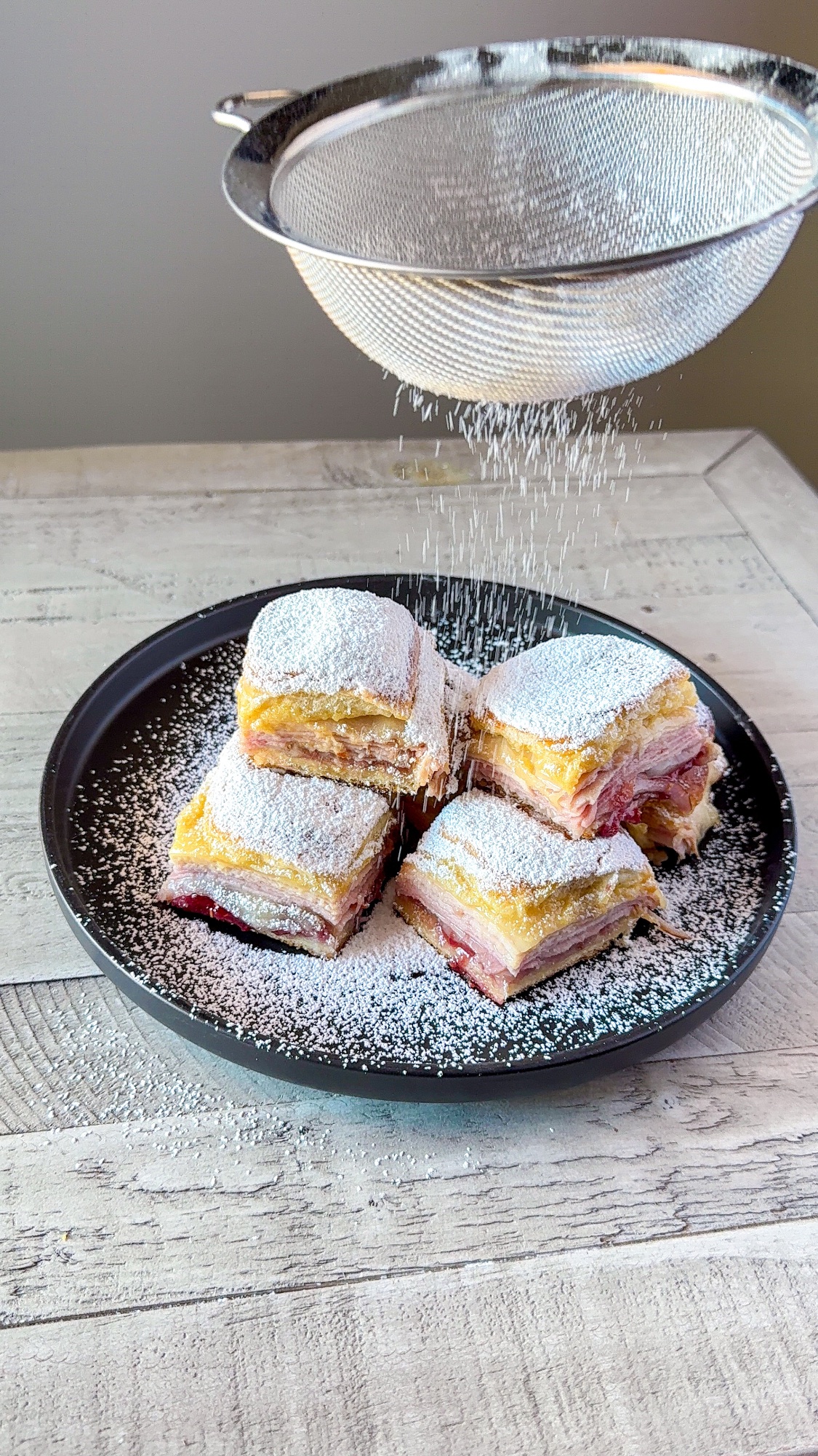 Monte Cristo Sliders